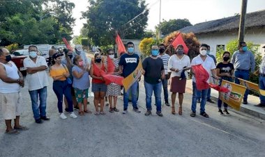 Antorchistas de San Rafael dan banderazo de inicio a dos obras en Paso de Telaya