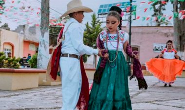 Antorcha promueve danza folklórica entre niños y jóvenes