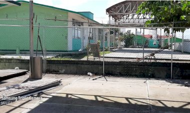 Instalan malla perimetral en escuela antorchista del puerto de Veracruz.