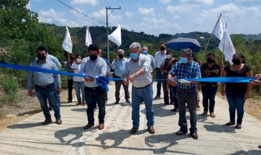 Antorcha inaugura pavimentación en Colonia Fraternidad