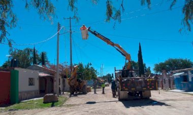 Vecinos organizados de Lagos de Moreno logran electrificación