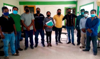 Entregan antorchistas peticiones al alcalde de Alcozauca 