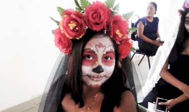 Rescatan tradición de catrinas en albergue estudiantil de Campeche