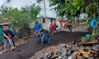 Mejora Antorcha las colonias en La Ceiba