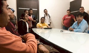 Atiende alcalde de Pantepec a estudiantes 
