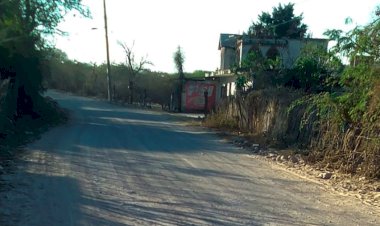 Exigen carreteras habitantes de Pueblo Nuevo