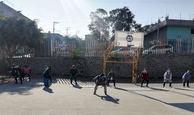 Habitantes de La Paz aprenden danza folclórica