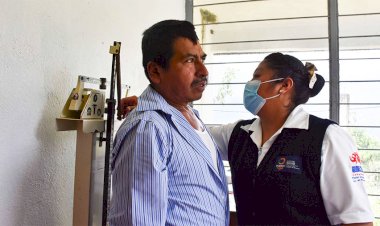 Jornada de Salud en Huitzilan ayudan a la economía de los pobladores 