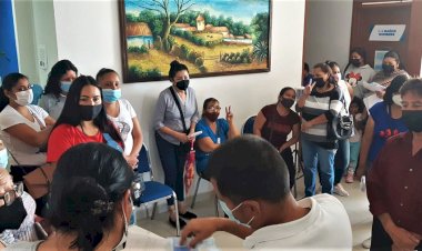 Familias de escasos recursos buscan certeza legal para sus viviendas