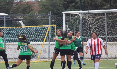 Equipo Leopardas del Instituto Deportivo triunfan en futbol ante Halconas  de Perote