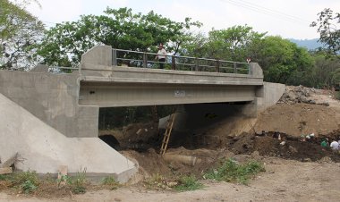 Campesinos de Jilotepec, logran conclusión del puente vehicular en San Martín