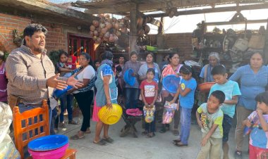 Festejan a madres y niños en Tochimilco, Puebla