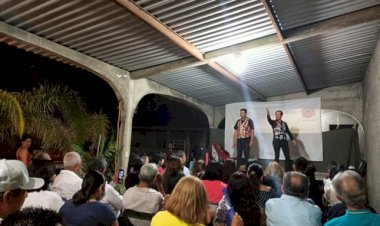 Compañía Nacional de Teatro antorchista presenta “Divertimento Poblano” en Ajalpan