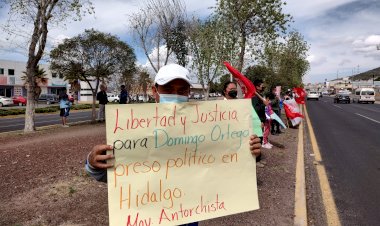 Hidalguenses protestan arbitraria detención de Domingo Ortega hace 21 días