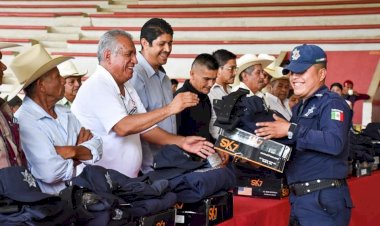 Pese a recortes presupuestales municipio de Huitzilan equipa a sus policías