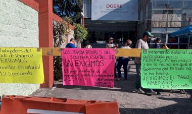 Maestros de Veracruz en protesta contra la 4T