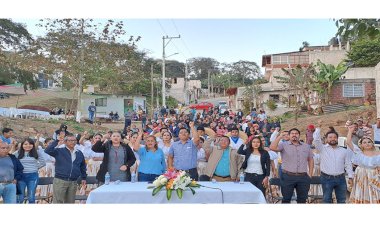 Antorchistas celebran octavo aniversario de la Colonia Margarita Morán 2 en Xalapa