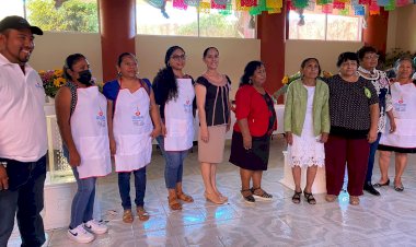 Gana tecomateca dos primeros lugares en concurso gastronómico de Feria Tecomatlán