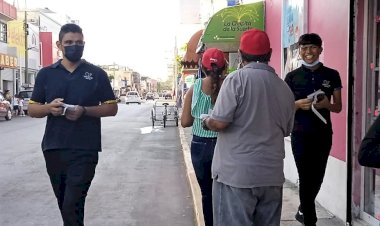 Campechanos de Ciudad del Carmen exhiben cerrazón del alcalde