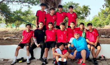 Viajan deportistas de Sinaloa a Espartaqueada; competirán en futbol varonil