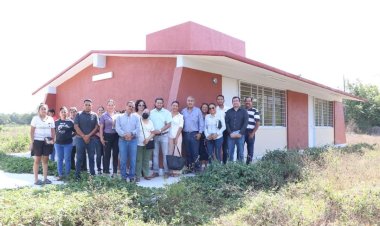 Secretario de Educación promete resolver carencias de bachilleratos rurales en Manzanillo, Colima