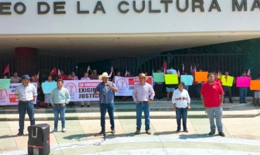 Se suman a la protesta nacional por los asesinatos de líderes antorchistas en Guerrero.