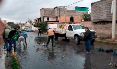 Colapsa drenaje en Ciudad Jiménez, Chihuahua por lluvias y basura