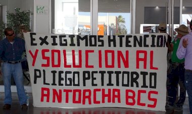 Gobierno de Baja California Sur deja sin respuesta a pliego petitorio de Antorcha 