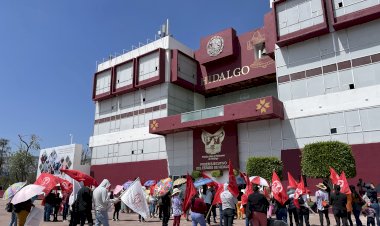 Antorchistas demandan audiencia con el gobernador de Hidalgo, Julio Menchaca