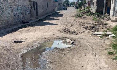 Solicitan pobladores de Querétaro reparación del sistema de drenaje