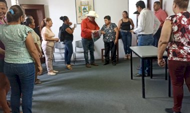 Alcalde de Pihuamo recibe a antorchistas