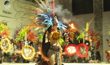 Espectacular actuación de los Grupos Culturales Nacionales de Antorcha en Tulum, Quintana Roo