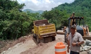 Avanza pavimentación de la carretera a Zoyatepec: Antorcha