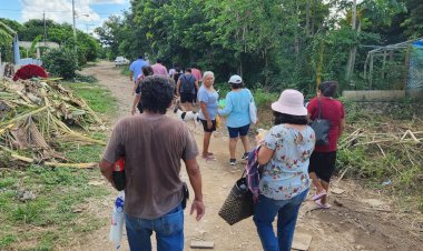 Kanasinenses viven entre calles en mal estado; esperan atención