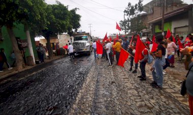 Con gestión y lucha, jaliscienses logran pavimentación en Prados de Santa Lucía