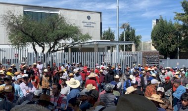 Antorchistas de Santo Domingo, SLP, exigen respuestas a CFE