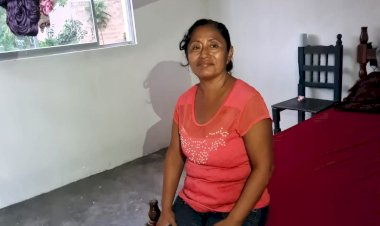 Familias de Champotón reciben de Codesvi apoyos para vivienda