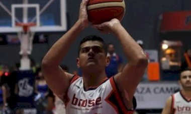 Ex jugador profesional de basquetbol promueve el deporte en San Luis Potosí