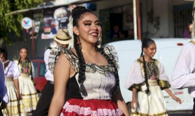 Con gran desfile cutural, iniciaron los festejos del 40 aniversario de Balcones del Sur