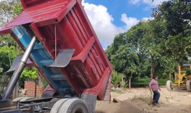 Inicia la reparación de calles en colonias antorchistas de Quintana Roo