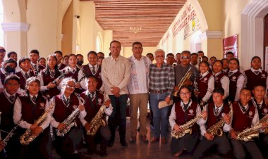 Recibe alcalde antorchista de Tepexi a gobernador Sergio Salomón