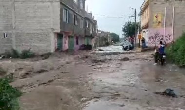 Vecinos del Ejido Santa María Chimalhuacán solicitan limpieza de redes de drenaje y pavimentación