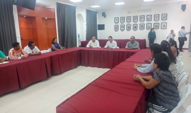 Antorchistas acuden a Palacio Municipal de Benito Juárez; piden solución a pliego petitorio