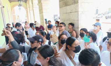 Protesta de médicos en Yucatán, botín de campaña para candidatos