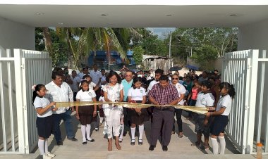 Inauguran escuela primaria en la colonia Avante, Cancún