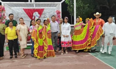 Doble festejo en la colonia Unidad Antorchista de Chetumal