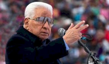 ¡Gracias por su ejemplo, querido maestro Aquiles Córdova Morán!