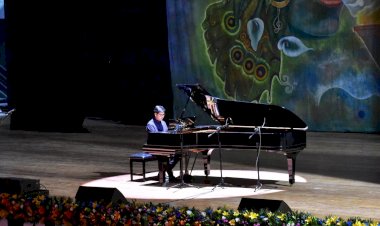 Caricias al piano dan vida a la Espartaqueda Cultural