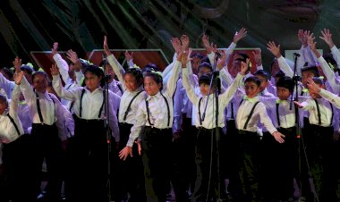 Monumental coro infantil de Puebla se luce en Tecomatlán