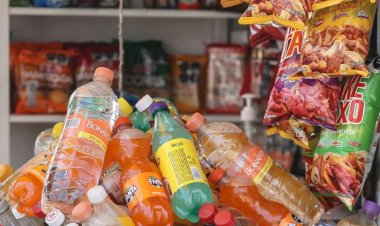Pobreza alimentaria de México no termina eliminando comida chatarra en escuelas